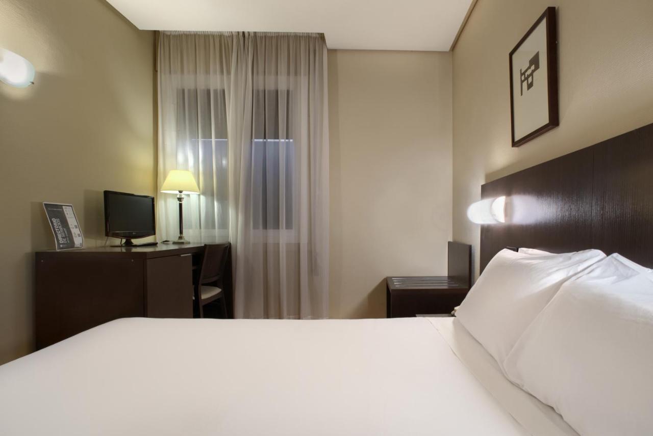 Hotel Sercotel Tudela Bardenas Quarto foto